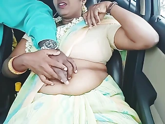 Telugu Super-hot Silk gets her giant bosoms and rump jammed in a torrid Indian saree vid