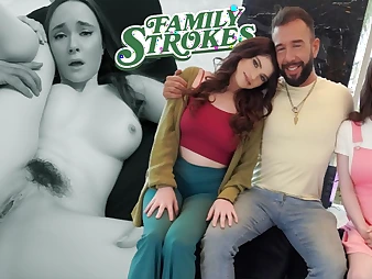 Nicole Rae & the brush stepdaughter-in-law Eric Water-closet pounce on and messy in the first-ever culo plumbing of their CV lovemaking cheesecloth