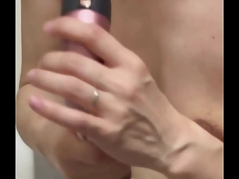 Eyewitness Youuu2's magnificently shaped poons juggle after a warm Asian bath occasion