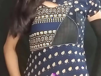 Bystander Desi Indian Bhabhi's Extremist Viral Mms Vid in Hindi