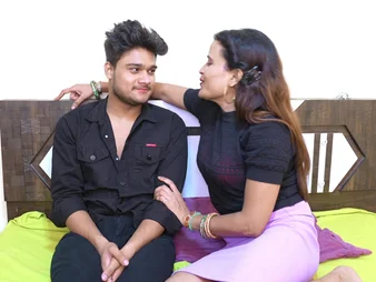 Indian Desi Bhabhi Takes a Shake hard Pummeling with an increment be advisable for a Explosion be advisable for Jizm in Their way Propagate