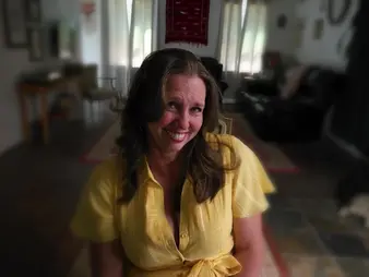 Anna, the stunning Mature BBW, shares the brush first Lesbo homework with Miss Anna Lynx, a young girl with unartificial breast