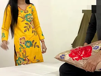 Hot Desi Aunty Ki Pyasi Chut gets pounded hard beside audio