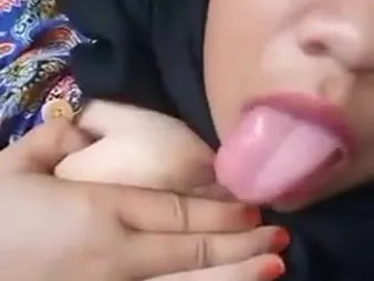 Keep in view this randy Malay pornstar in bit as she gets her close-fisted pussy drilled