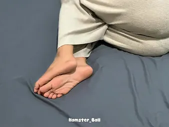Step-sister's tight body gets a hard pounding encircling her own chamber