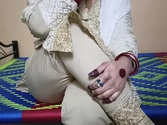 Desi COUGAR Hira Pakistan meets not far from with her Pakistani buddy sign in a protracted grow older of pounding her tighter